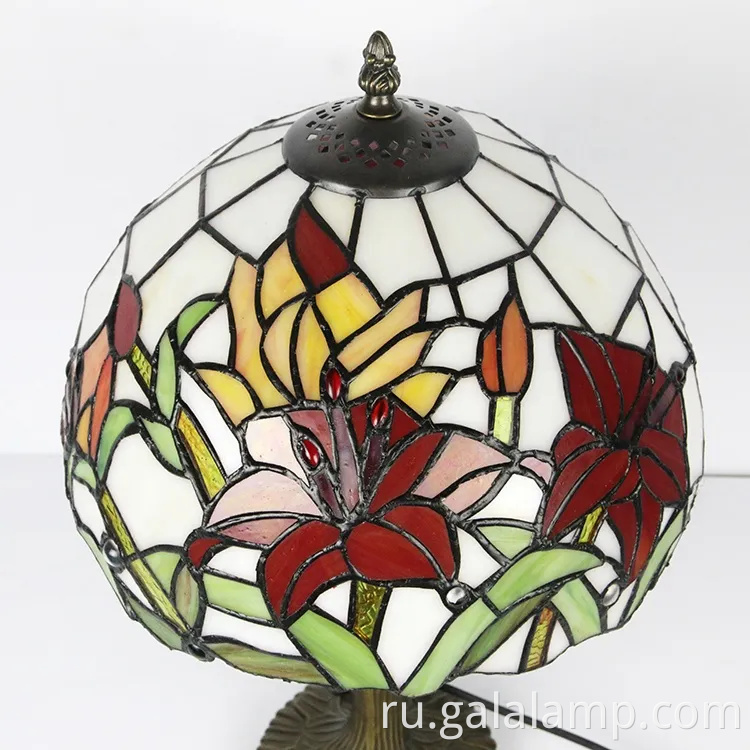 Элегантная стеклянная настольная лампа для спальни и гостиной